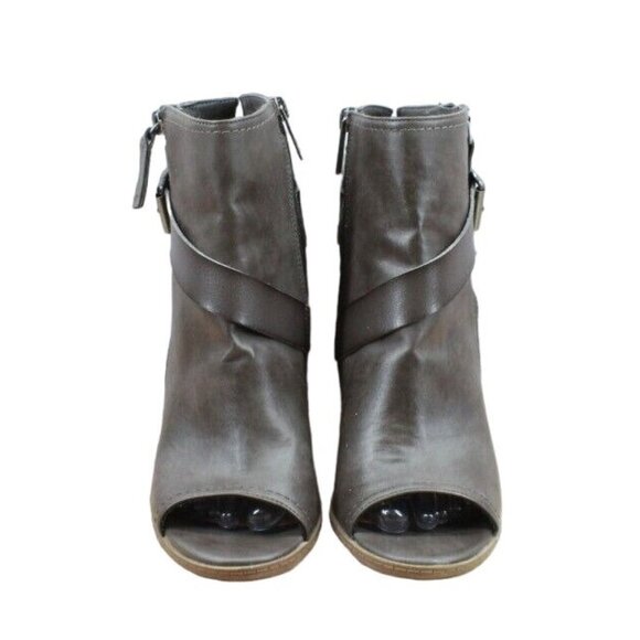 DV By Dolce Vita Teisha Gray Leather Buckled Ankle Heeled Booties Size 8 - Picture 4 of 8